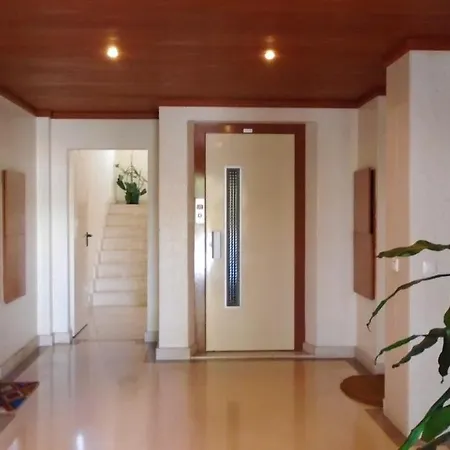Spacious In With Sea View - 90 M²