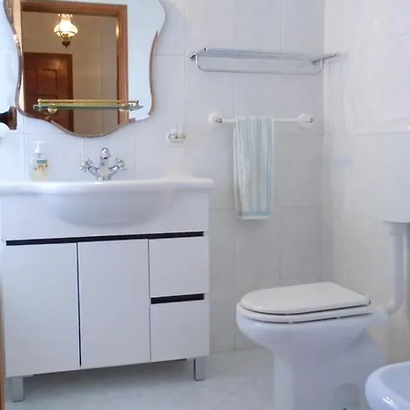 Spacious In With Sea View 90 M² Lejlighed