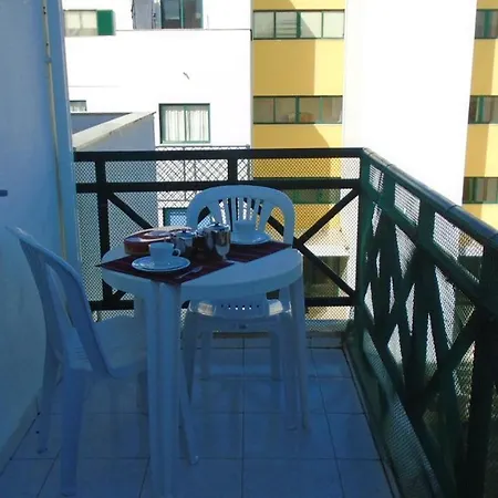 Spacious In With Sea View - 90 M² * Armação de Pêra