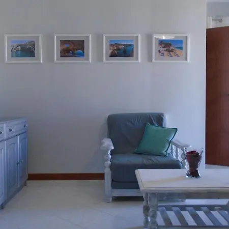 Spacious In With Sea View - 90 M²