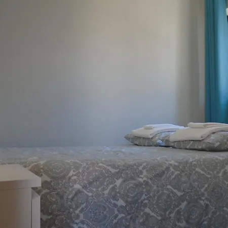 Spacious In With Sea View - 90 M² *