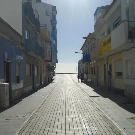 Spacious In With Sea View - 90 M²