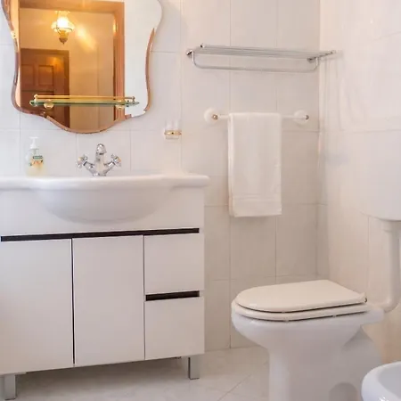Appartamento Spacious In With Sea View - 90 M²