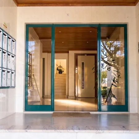 Spacious In With Sea View - 90 M² Armação de Pêra