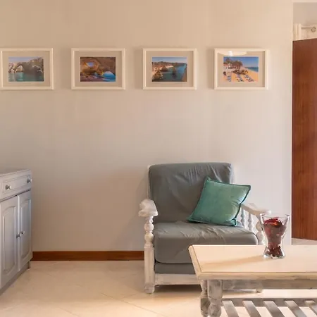 Spacious In With Sea View - 90 M²