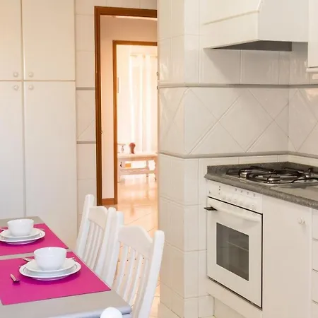Spacious In With Sea View - 90 M² Apartman