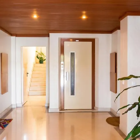Spacious In With Sea View - 90 M² דירה *