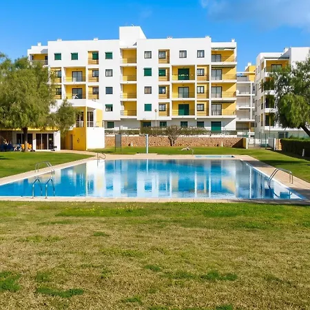 Appartamento Spacious In With Sea View - 90 M²