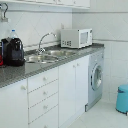 Spacious In With Sea View - 90 M²