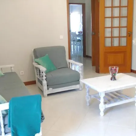 Spacious In With Sea View - 90 M²